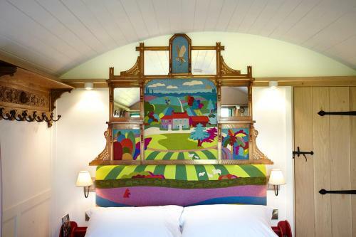 Lodge Hornington Manor Shepherds Huts