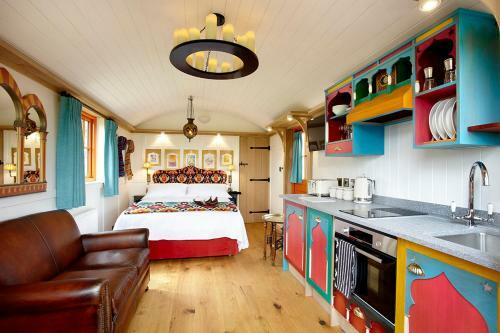 Lodge Hornington Manor Shepherds Huts