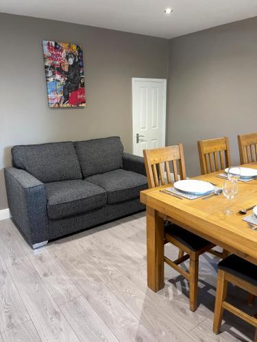 5 Lockside *free Private Parking* *city Centre*