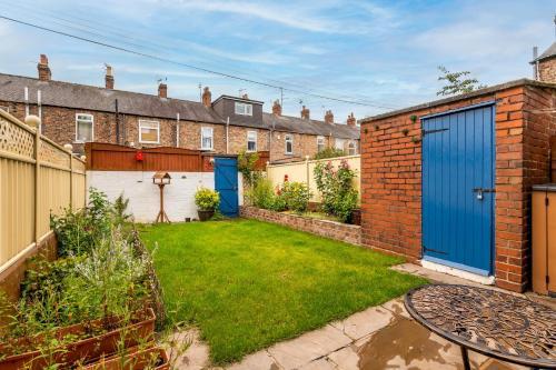 Pass The Keys 2 Bed With Garden Parking And York Minster Views