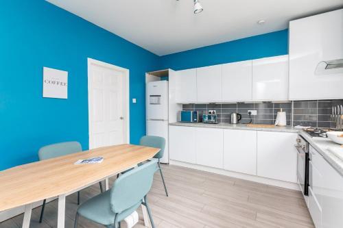 Pass The Keys 2 Bed With Garden Parking And York Minster Views