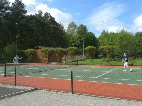 Hollicarrs - Long Lane Lodge