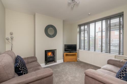 Pass The Keys High Spec 2 Bed House With Driveway And Garden