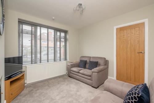 Pass The Keys High Spec 2 Bed House With Driveway And Garden