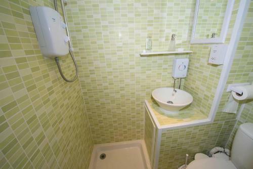 2 Bedroomed Cottage Near Quay