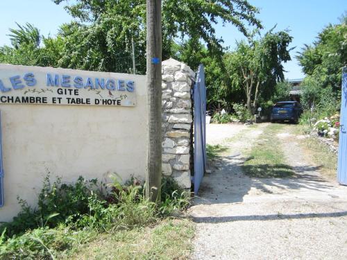 Hostal Chambres, Table D'h�tes Et Gites Les Mesanges