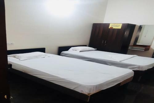 Oyo 84664 Chalukya Comforts Bk Hotel