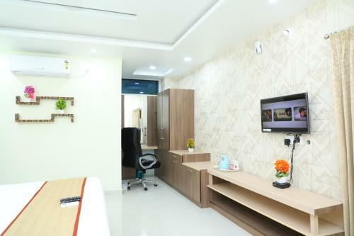 Hotel 8th Mile Suites