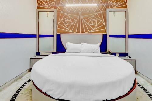Hotel Collection O 84605 Srk Diamond Inn