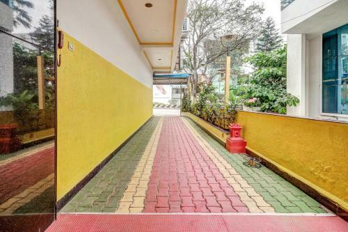 Hotel Collection O 84605 Srk Diamond Inn