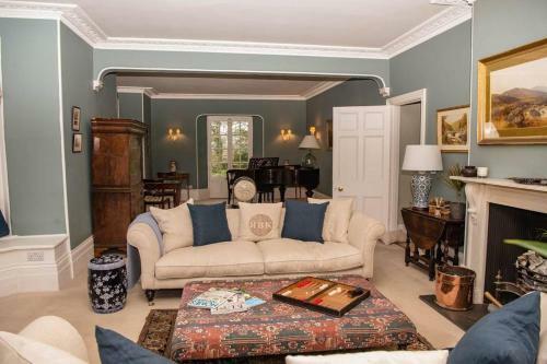 Manor And Farm House Sleeps 25