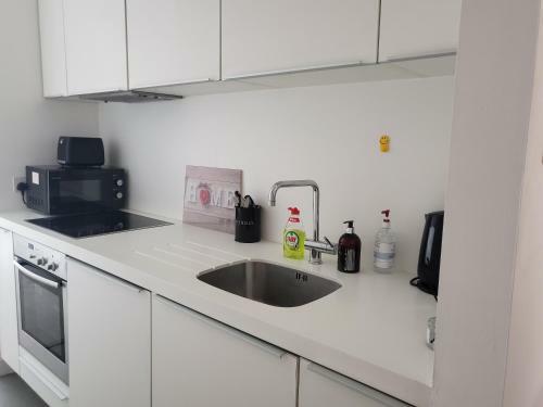 Cityscape Apartment In Birmingham With Self Checkin