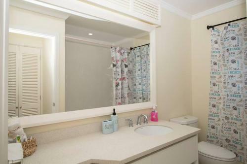 Modern And Cheerful 3 Bedroom Villa
