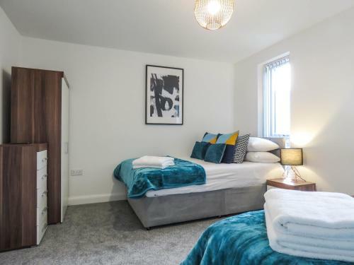 Tudors Esuites 5 Bed House