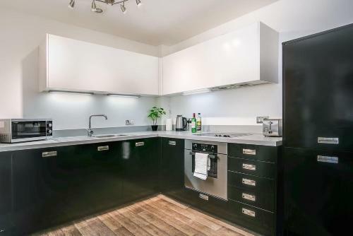 Crescent Luxury Apartment - Central Birmingham