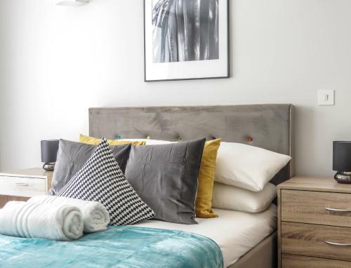 Tudors Esuites Jq Apartments Two Bedrooms
