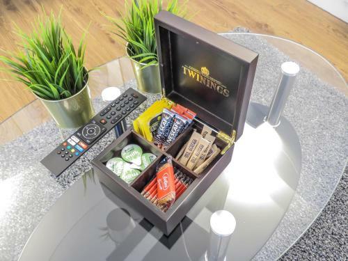 Tudors Esuites Jq Apartments Two Bedrooms