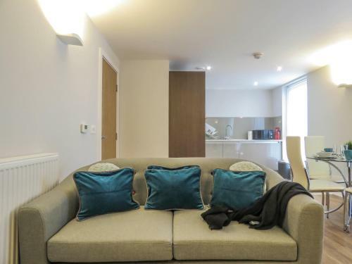 Tudors Esuites Jq Apartments Two Bedrooms