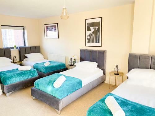 Tudors Esuites House City Centre Netflix