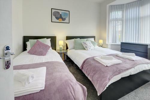 Swindon House Serviced Accommodation By Cmc Property Investors