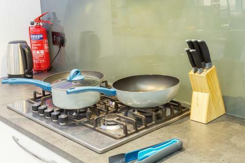 Luxury 4 Bed House With Jacuzzi, We Take Deposits