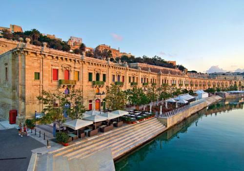 Superb Seafront Family Apartment