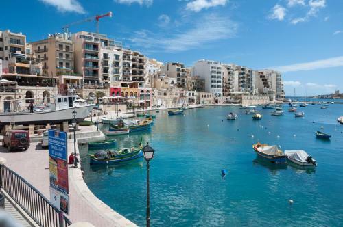 Superb Seafront Family Apartment