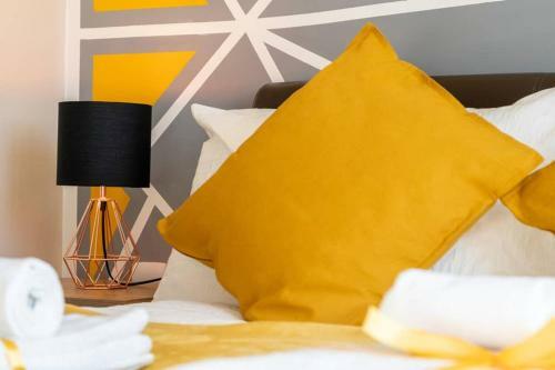 Apartment Stay With Avril