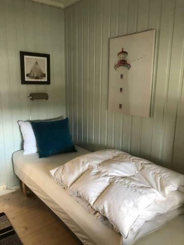 Holms�sen Cottage With Incredibly Sunny Terrace And Boat