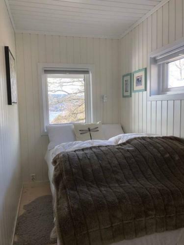 Holms�sen Cottage With Incredibly Sunny Terrace And Boat