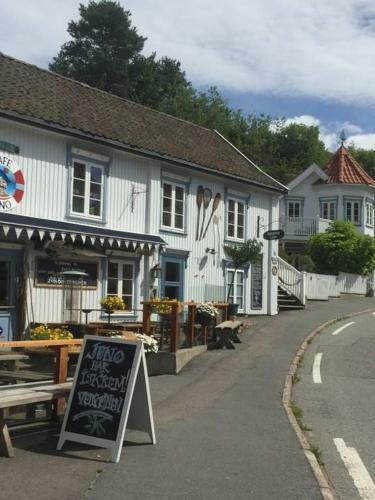 Holms�sen Cottage With Incredibly Sunny Terrace And Boat