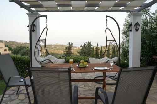 Private Villa's In Nw Corfu With Pool