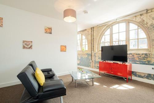 The Biscuit Factory - Flat 1