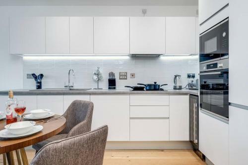 Vogue Modern Apartment New Build - Birmingham City Centre