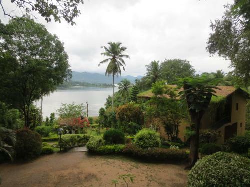 Hostal Oruthota Chalets