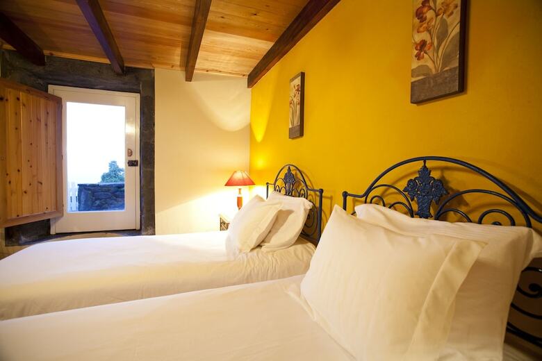 Hostal Adegas Do Pico