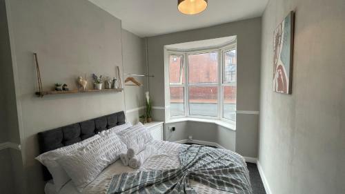 Large 6 Bedroom House In Smethwick