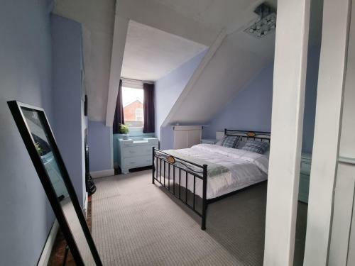 Three Bedroom Terrace House At Edgbaston Reservoir