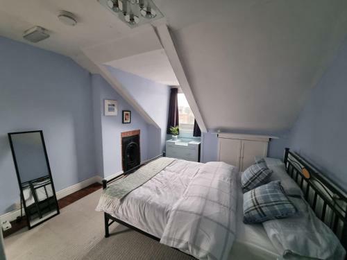 Three Bedroom Terrace House At Edgbaston Reservoir