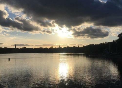 Three Bedroom Terrace House At Edgbaston Reservoir