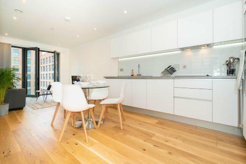 Lavish 1 Bedroom Stylish Apartment - City Centre