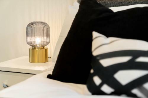 Lavish 1 Bedroom Stylish Apartment - City Centre