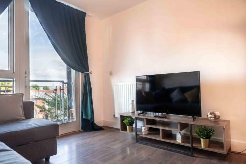 The Ivy . Contemporary Apart . Ideal For Long Stay