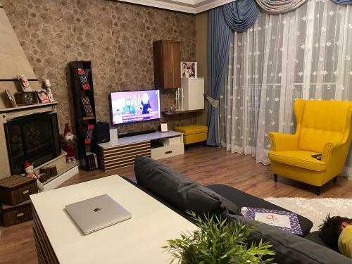 �zel Havuzlu Geni? Ferah Bah�eli M�stakil Villa