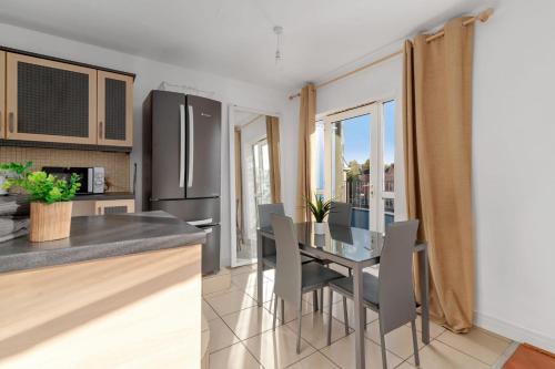 Vibrant & Warm Apartment In Central Birmingham
