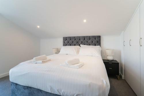 Chic 2 Bed 2 Bath Apartment In A Modern Development