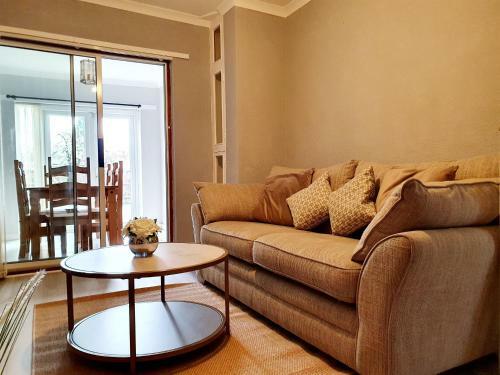 Spacious Birmingham 4 Bed House With Parking And Wifi