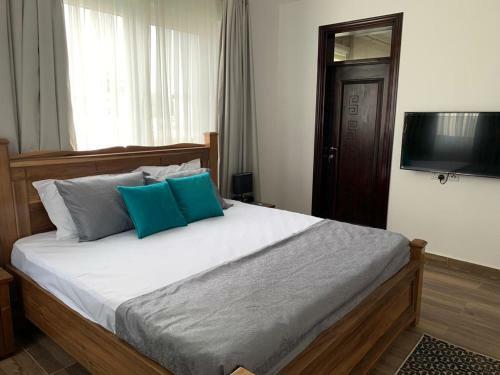 Henrietta's Place Two Bedroom Apartment