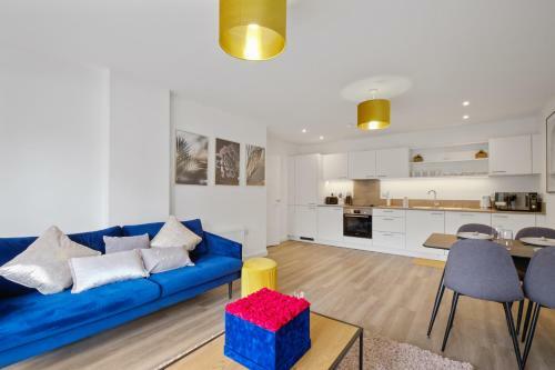 Central Birmingham 2 Bed Apartment With Balcony