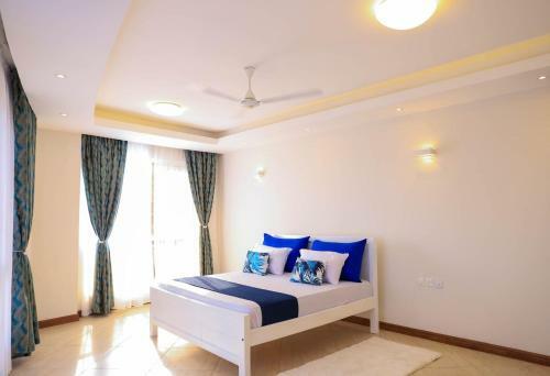 Le' Grand Consulate Apartment